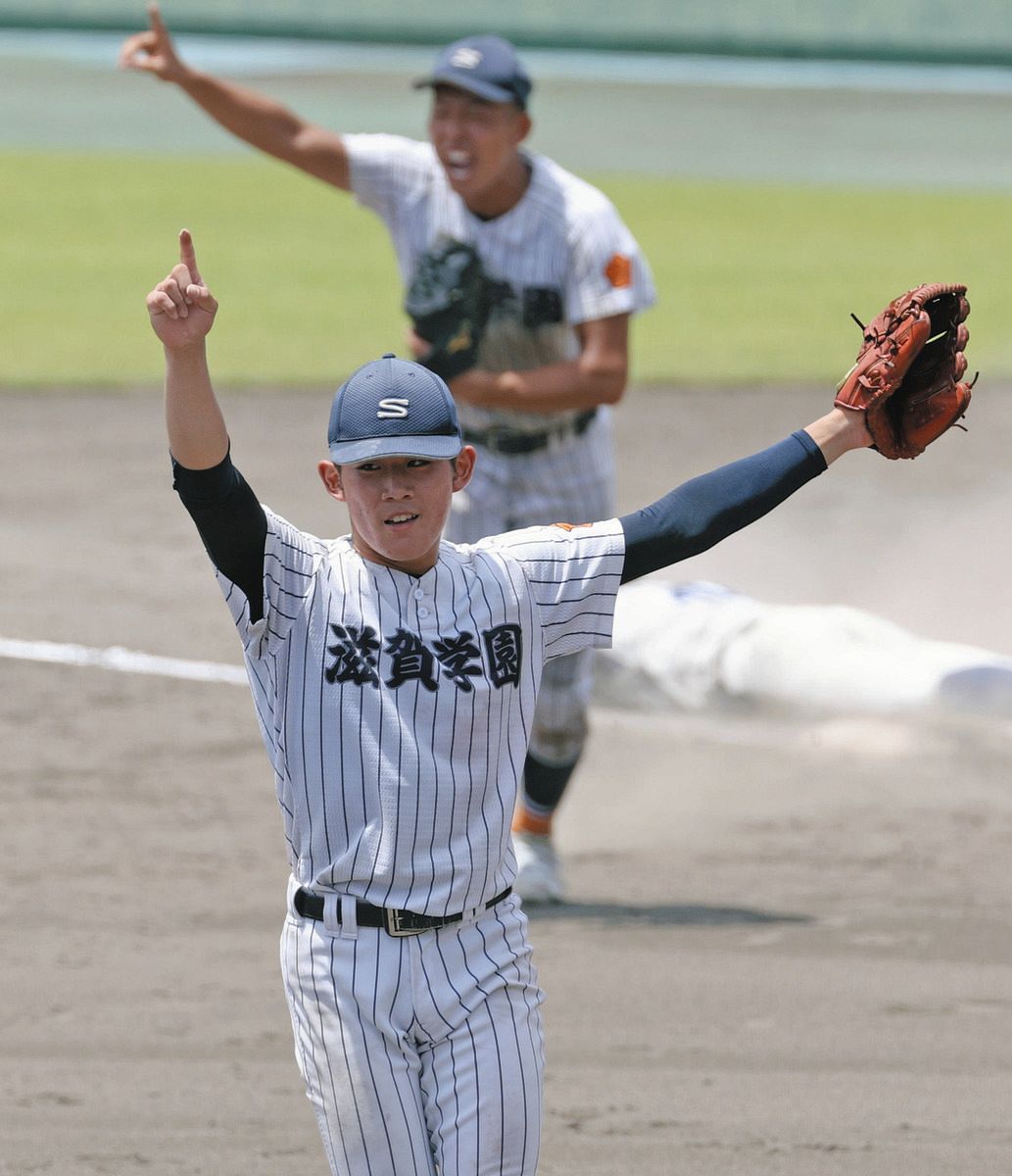 滋賀学園が15年ぶり夏の甲子園へ 決勝で背番号10・脇本耀士が2安打完封