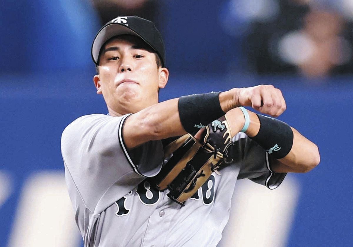 巨人・門脇誠が名演技、だまされたヤクルト・サンタナは二塁封殺 古賀