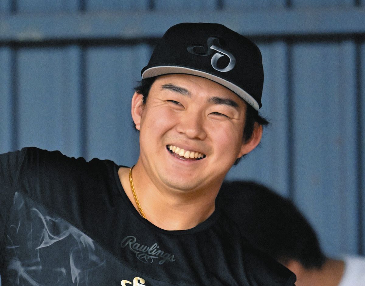 ナショナルズ入りの小笠原慎之介、自宅にユニホームが飾ってある