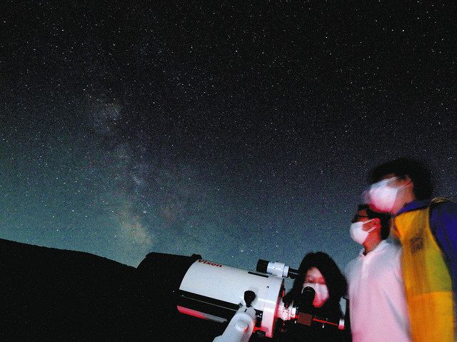 見上げてごらん満天の星を 伊吹山ドライブウェイ 週末終夜営業始まる 中日新聞web