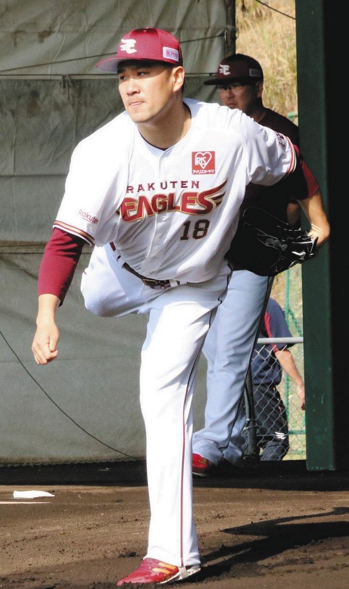 楽天 背番号 18 初披露の田中将大が初ブルペンで40球 納得いかない投球には うにゃあ の声 中日スポーツ 東京中日スポーツ 楽天 背番号 18 初披露の田中将大が初ブルペンで40球 納得いかない投球には うにゃあ の声 中日スポーツ 東京中日スポーツ