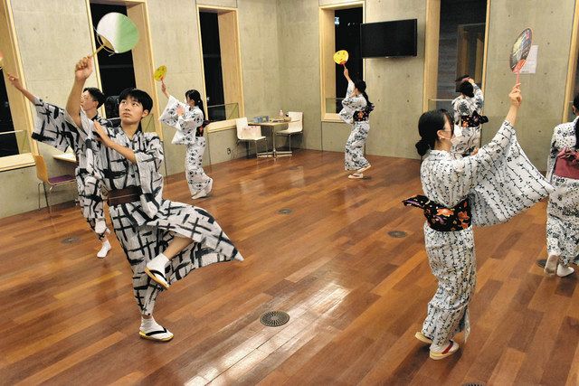 地元踊り次代に 敦賀高生ら活動 グループ結成 今月末と来月に披露へ