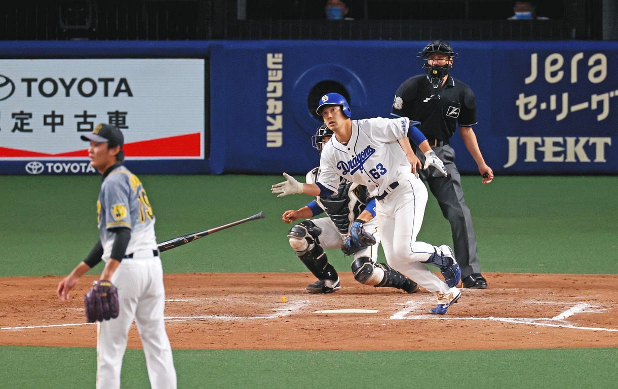 中日直倫が阪神藤浪から走者一掃二塁打 チャンスに強いイメージはない ながら得点圏打率3割6分4厘 中日スポーツ 東京中日スポーツ