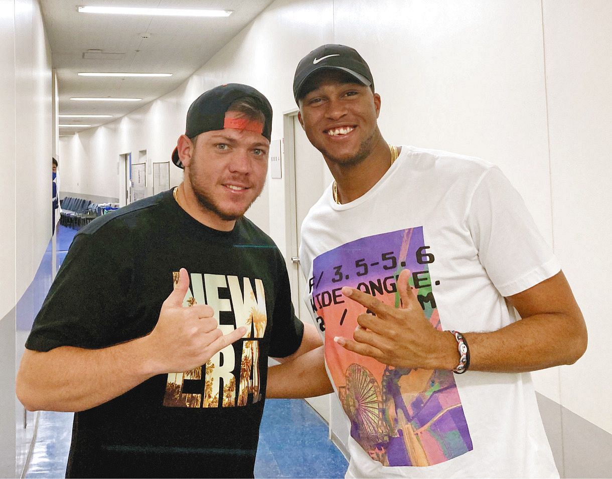 隔離期間終え与田監督らに笑顔であいさつ 元気そうな2人 中日 小林広報の必撮ワンポイント 中日スポーツ 東京中日スポーツ