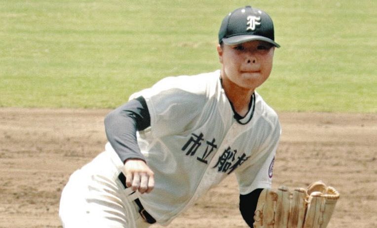 市船橋、守備妨害をめぐり審判団に”抗議”…試合が18分中断 判定変わらず