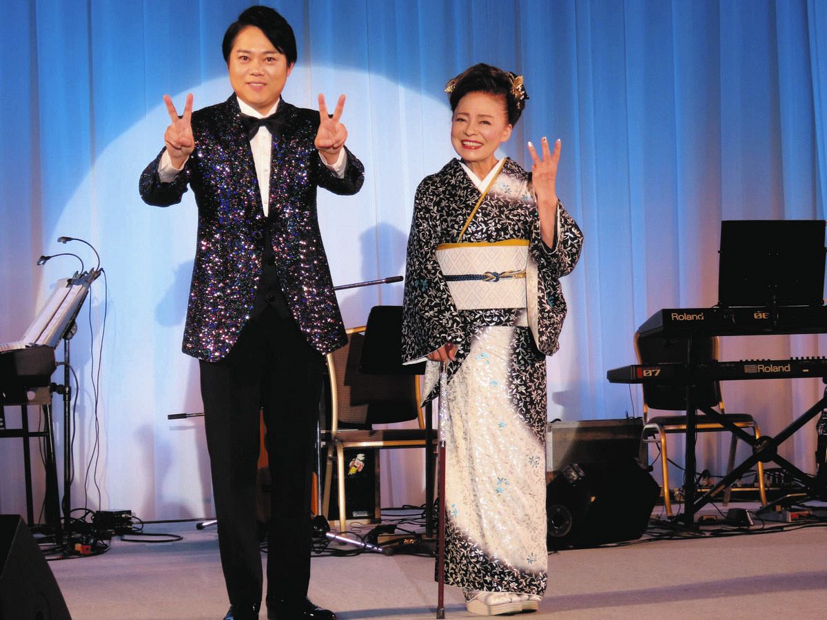 松前ひろ子と娘婿の三山ひろしが「いい夫婦の日」恒例のディナーショー「ここまで続けてこられて幸せ」:中日スポーツ・東京中日スポーツ 松前ひろ子と娘婿の三山ひろしが「いい夫婦の日」恒例のディナーショー「ここまで続けてこられて幸せ」:中日スポーツ・東京中日スポーツ