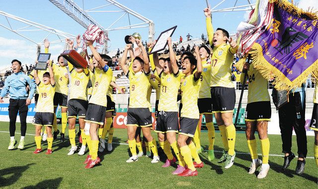 松本国際２年ぶり全国へ 高校サッカー県大会決勝 松商学園に３ ０ 中日新聞web