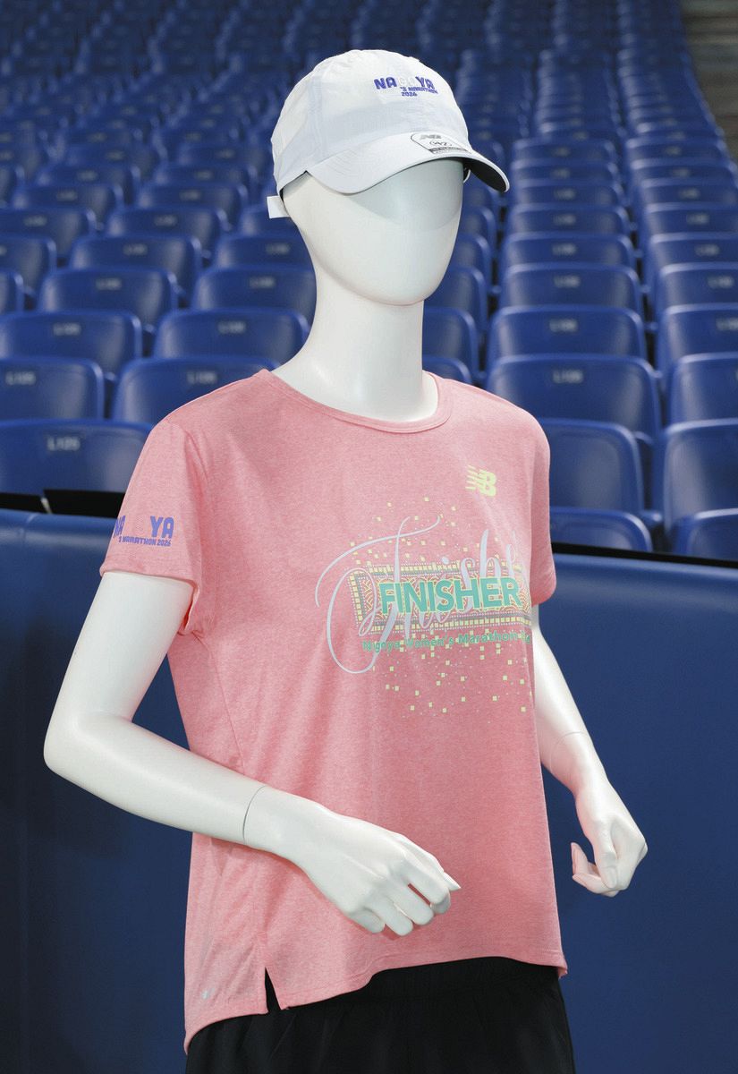 名古屋ウィメンズマラソン2026 バカラ、タオル、Tシャツ S、折り畳み傘、鏡 名古屋ウィメンズマラソン、今年の完走者プレゼントのバカラ＆Tシャツ