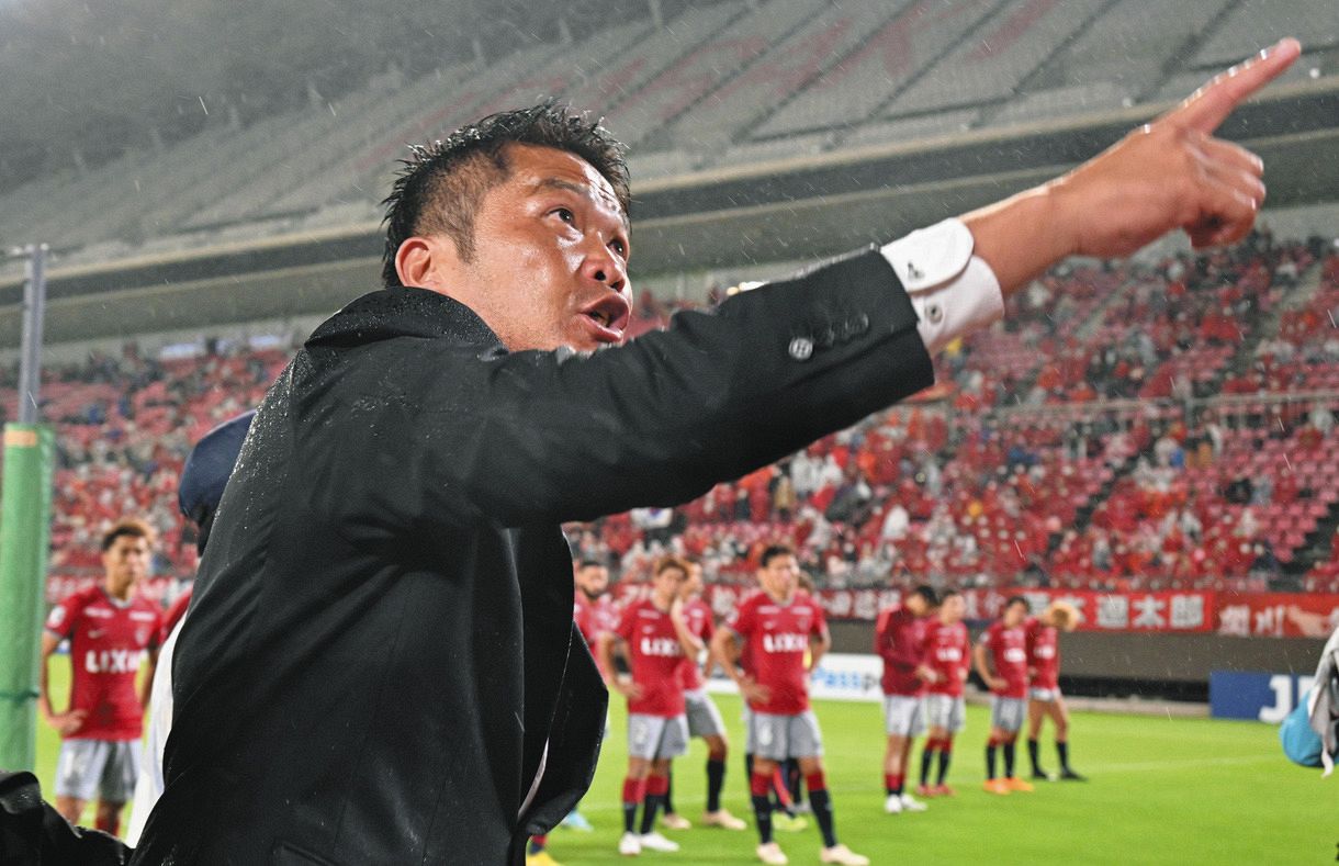 写真 天皇杯の試合後 サポーターと話すj1鹿島 岩政監督 中日スポーツ 東京中日スポーツ
