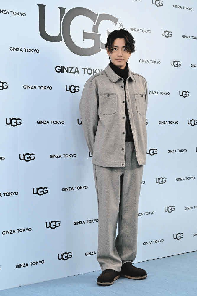 三浦翔平、愛用シューズの魅力を熱弁 家族へのホリデーポストカードに