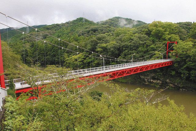 春は桜の名所となる桜淵公園＝新城市桜淵で
