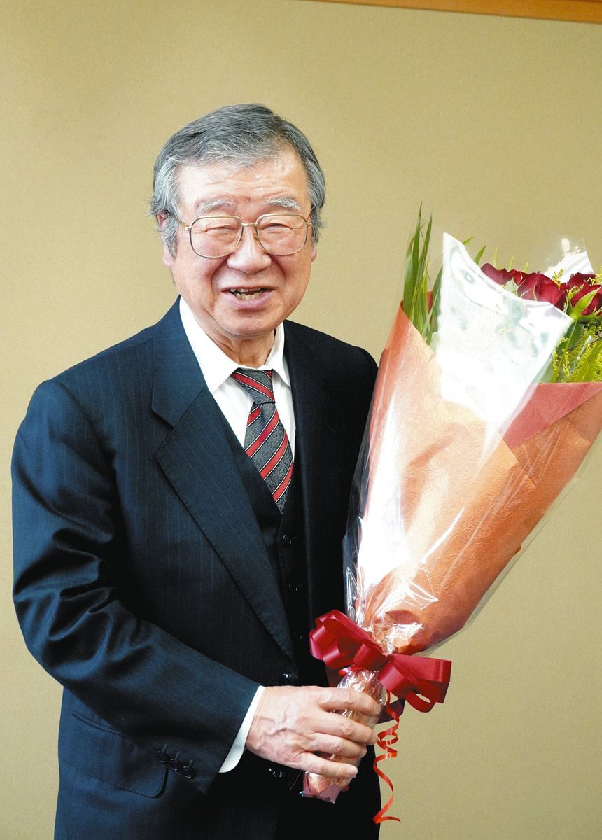 焼津市出身の青野九段が800勝 現役最年長棋士71歳 プロ入り
