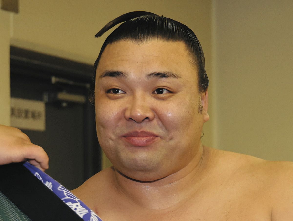 春場所で3度目の優勝を飾ったの霧島、大関復帰が確実に：中日スポーツ 