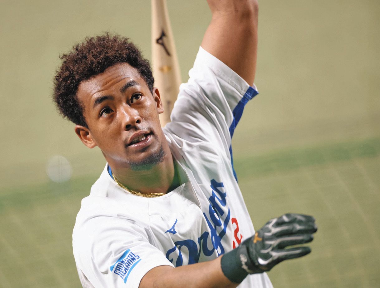 中日ドラゴンズブライト選手実使用帽子 オリックス香月選手実使用手袋