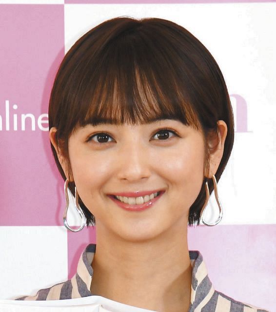 佐々木希が息子との サンマ尽くし な夜を報告 出刃包丁が欲しくなってきた 見事な３枚下ろしにフォロワー感嘆 中日スポーツ 東京中日スポーツ