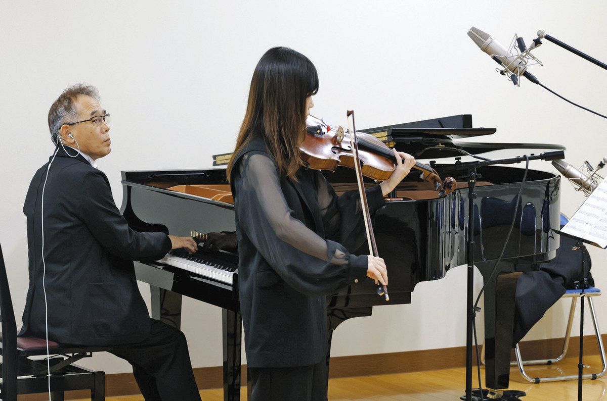 ピアニスト　確認用 独自システムで難聴者も楽しめる音楽を 東員町の藤田さん、新日本