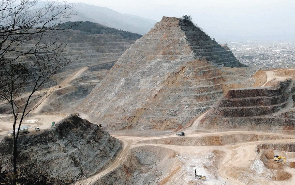 校歌にもなった「金生山」いずれ消滅か… 「古生物学発祥の地」で進む採掘：中日新聞Web