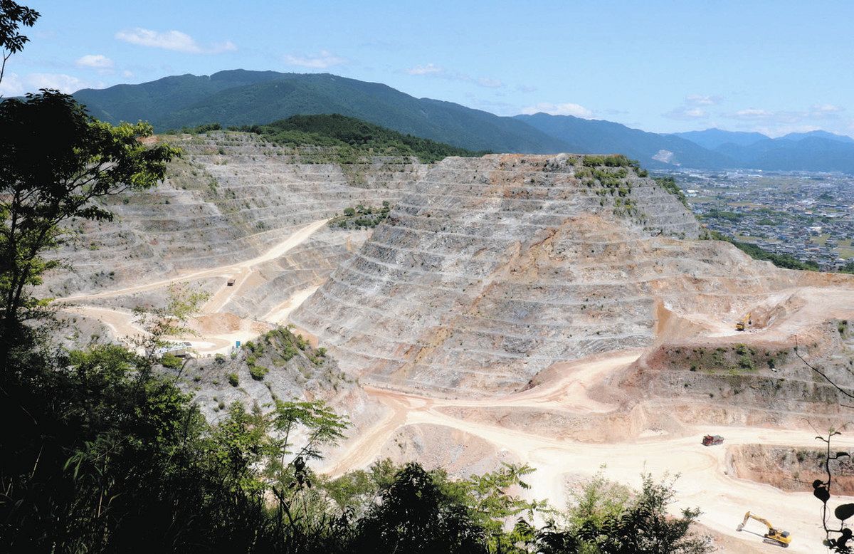 校歌にもなった「金生山」いずれ消滅か… 「古生物学発祥の地」で進む採掘：中日新聞Web