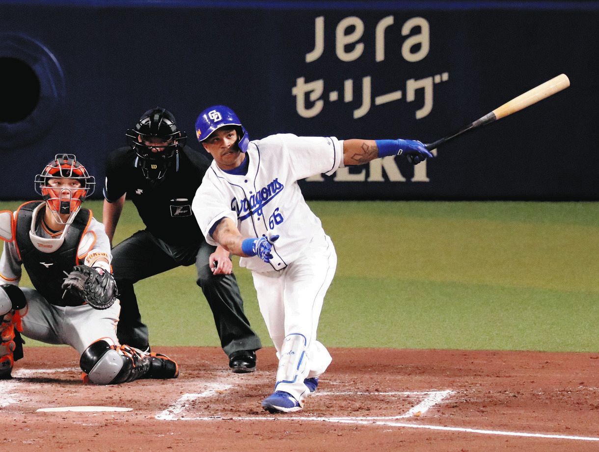 中日ビシエド、逆転6号3ラン 4回怒涛の猛攻撃に「ドラゴンズの歌