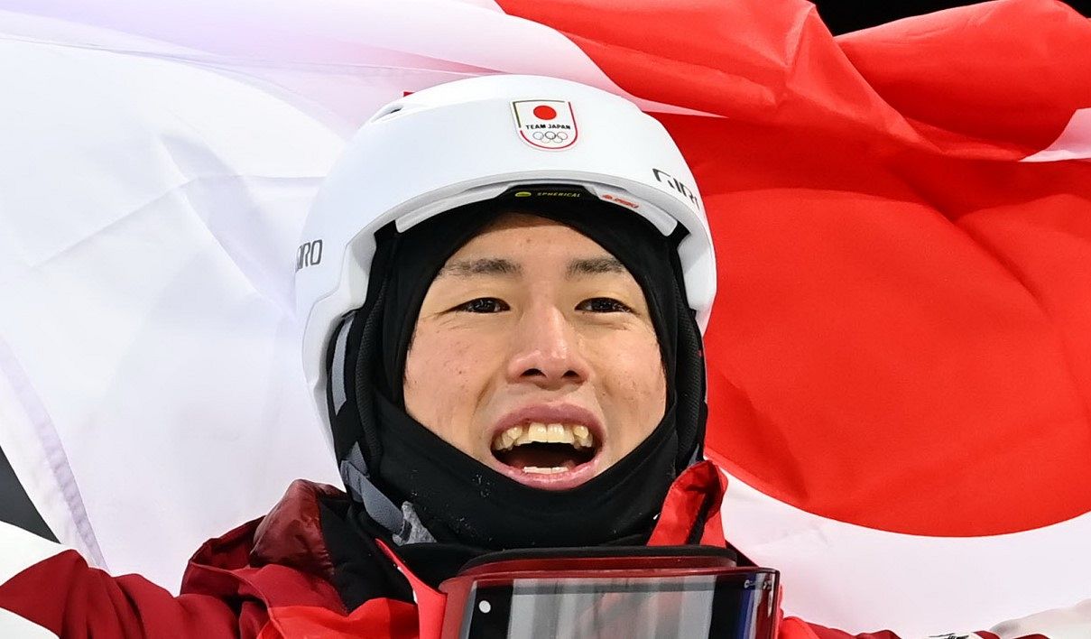 2022・2026オリンピック　モーグル　堀島行真選手　直筆サイン入りヘルメット モーグル堀島行真ら、フリースタイルとスノーボードの世界選手権日本