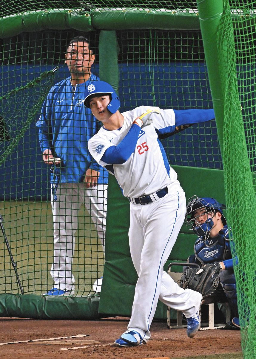 中日・松中信彦コーチ「自己犠牲も必要。そうじゃないと」今季開幕戦
