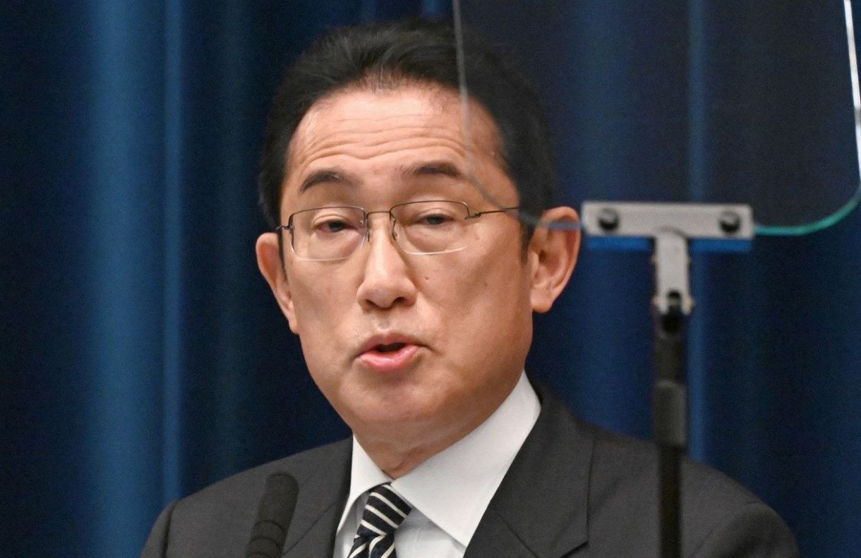 岸田文雄前首相「増税メガネ？」自虐ネタ使って政権の功績アピール