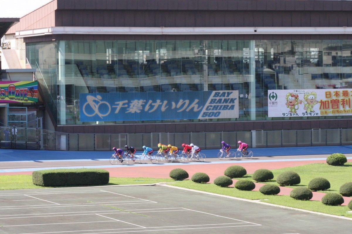 競輪選手が練習中に停車トラックに衝突 死亡 直線道路を伴走車と走行中 千葉 袖ヶ浦 中日スポーツ 東京中日スポーツ