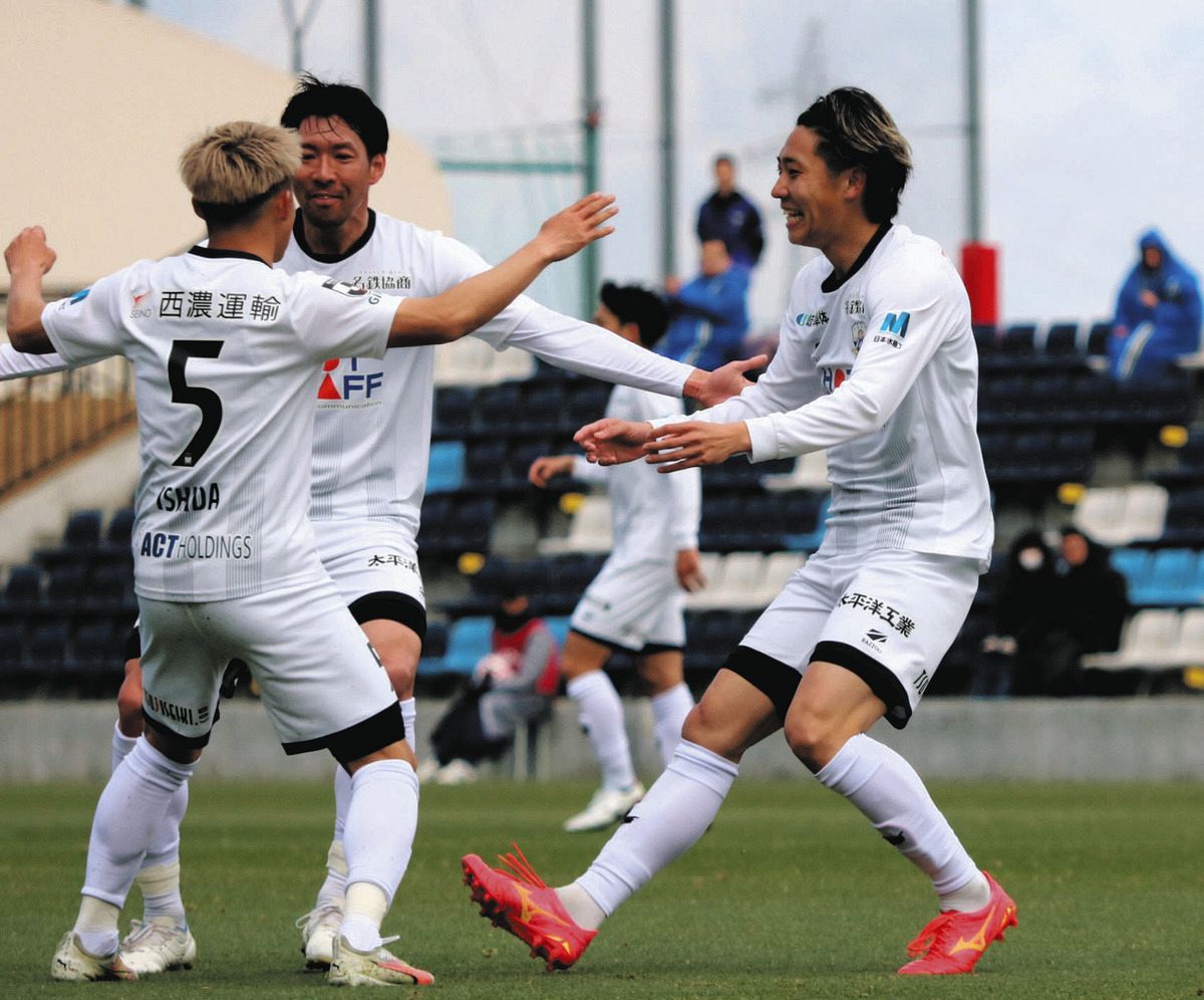 FC岐阜、田口裕也選手が2ゴール！今季アウェー初白星 首位FC今治を