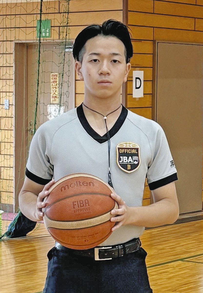 バスケ 審判 レフリー （高校生審判員 憧れ舞台で笛 中川さん