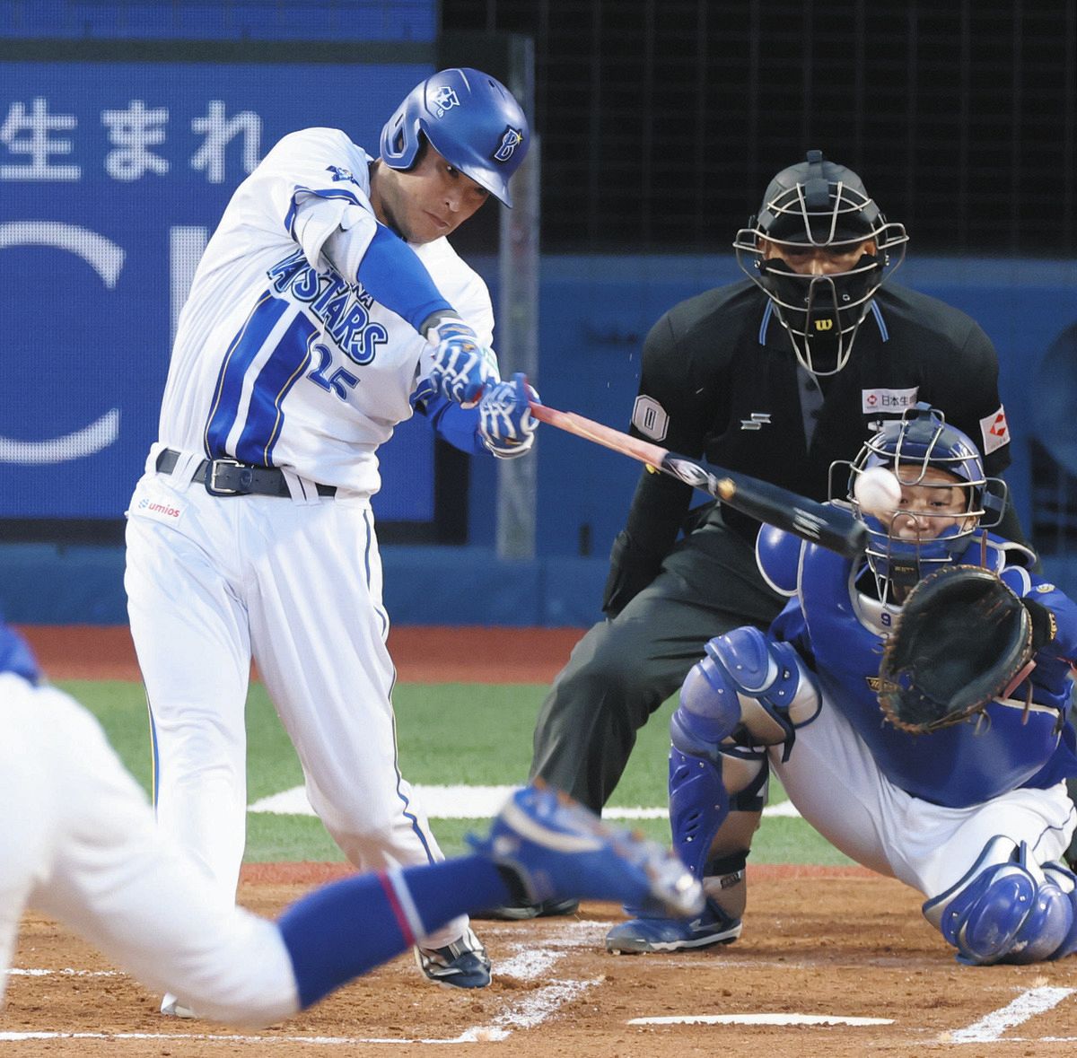 筒香嘉智　実使用　トレーニングシューズ DeNA】上半身のコンディション不良から復帰の筒香嘉智が先制打 初回