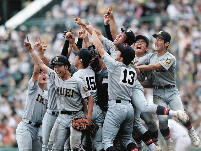 甲子園ノート 東北初の大旗 仙台育英v 中日新聞web