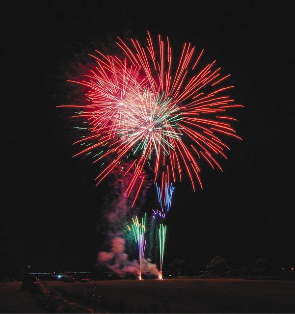 華やかに岐阜の夜空彩る 中日新聞web