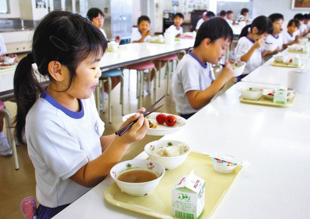 砺波市 幼小中で給食企画 ８３１(やさい)いっぱい いっぱい笑顔に - 中日新聞