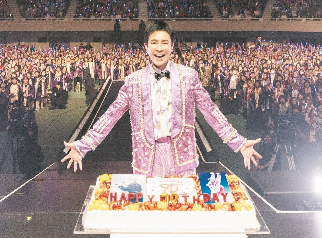 郷ひろみ、古希記念！武道館で2日間70曲のスペシャルライブが