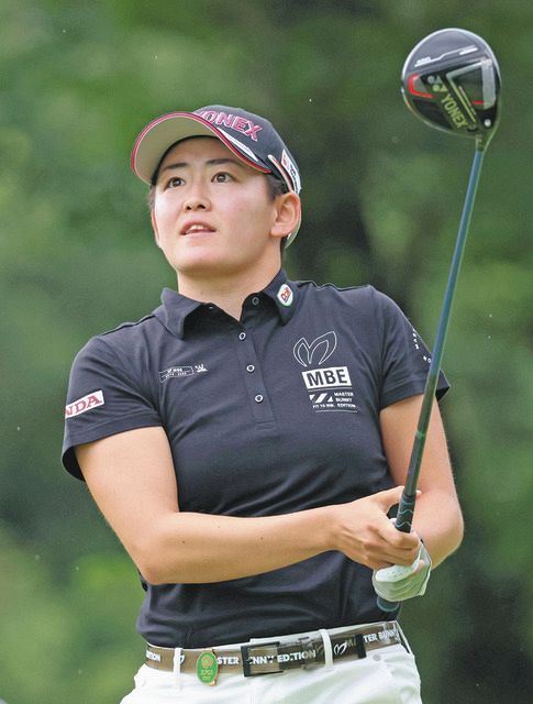 岩井明愛、予選落ちした妹・千怜の分も…69で首位浮上「チャンス。明日