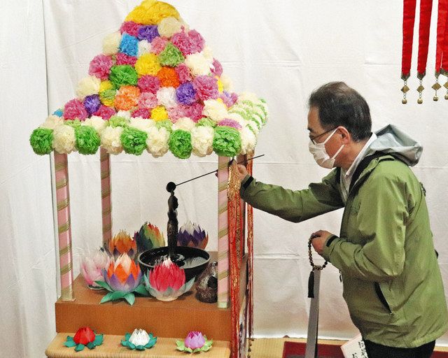 甘茶かけお釈迦さま生誕祝う 南知多・岩屋寺で花まつり：中日新聞Web