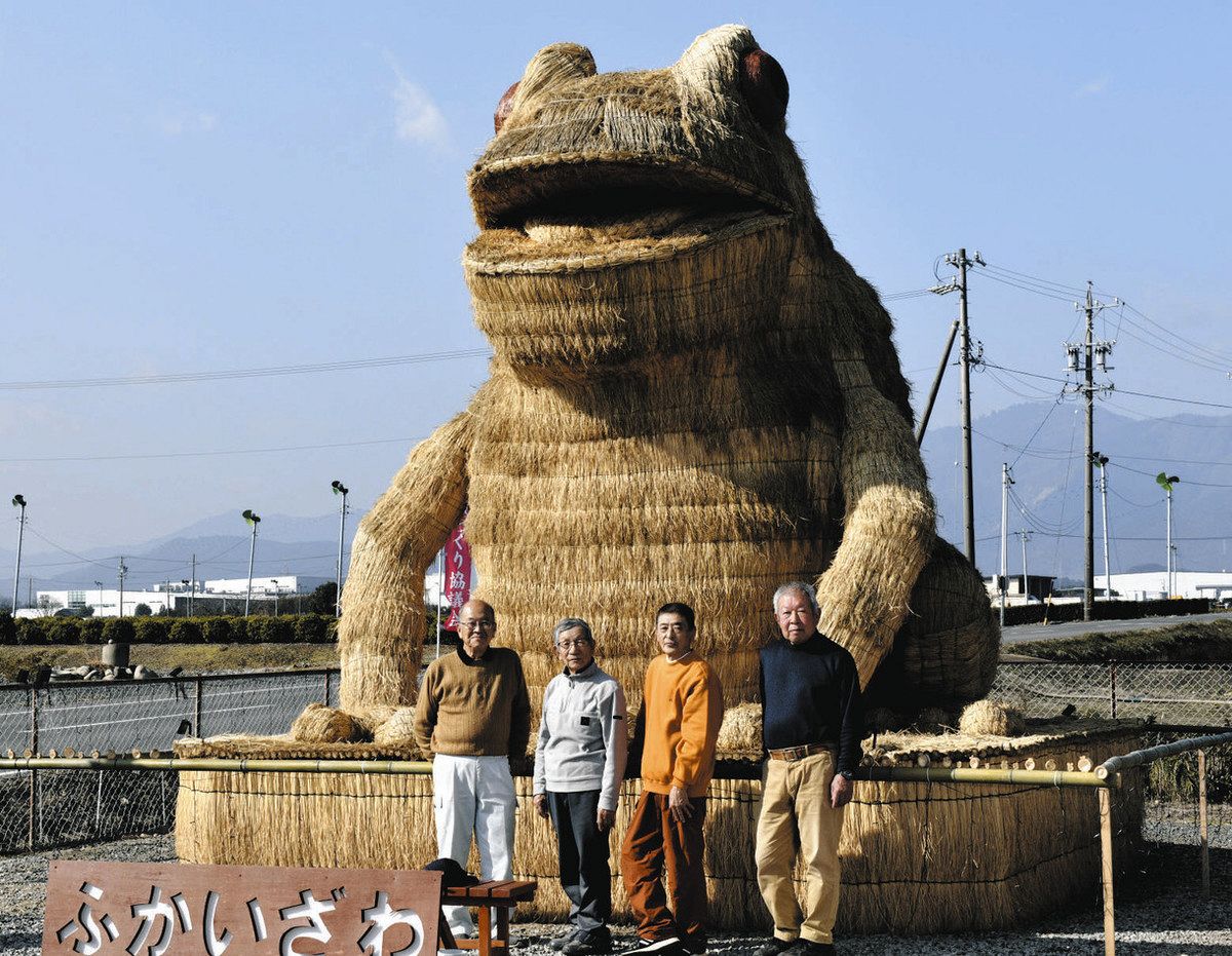 地域の絆を編む「わらアート」 鈴鹿・深溝に6作目登場、今年は巨大