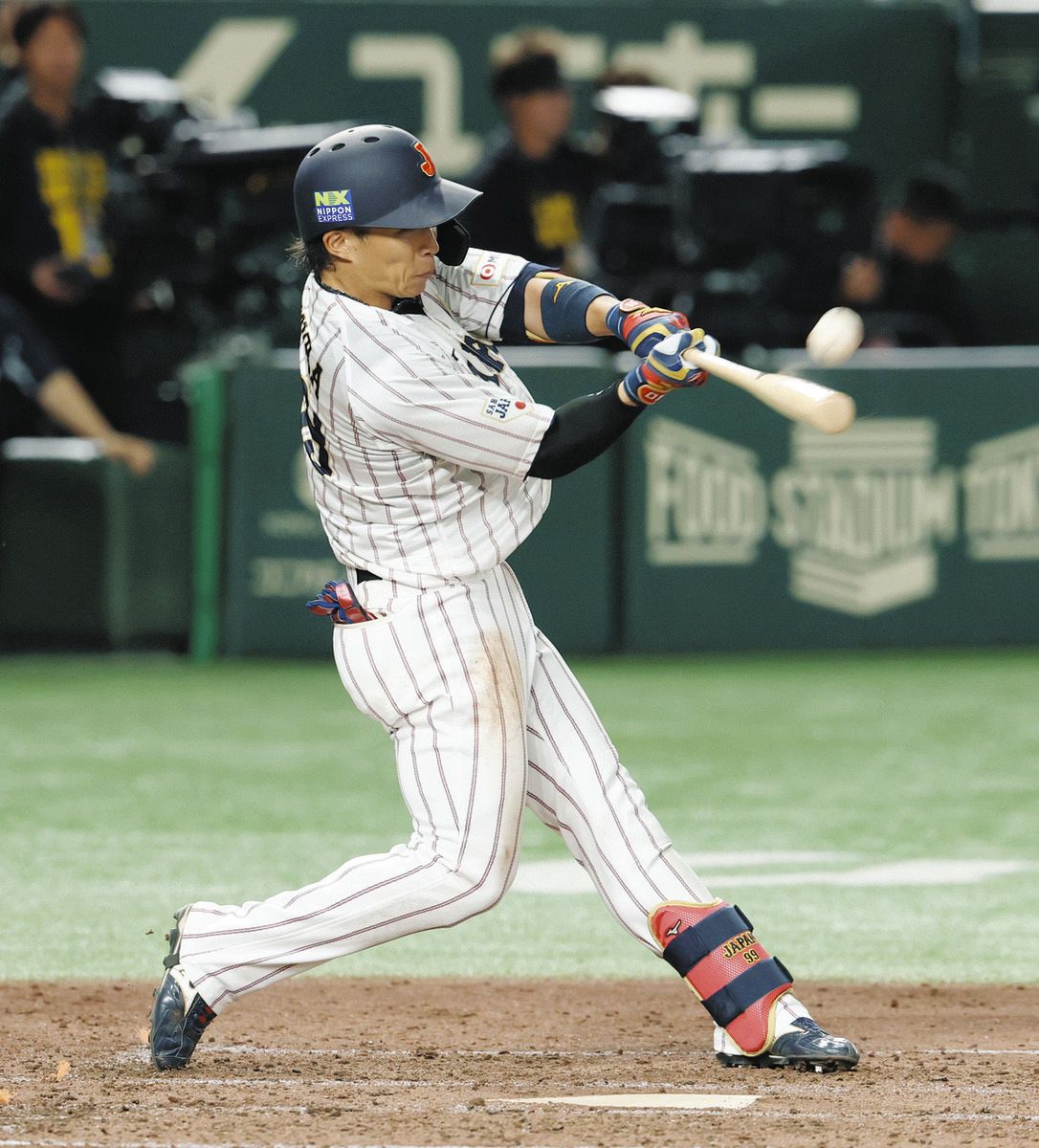 侍ジャパン】野村勇、韓国選手に囲まれたシーンにほっこり「身振り