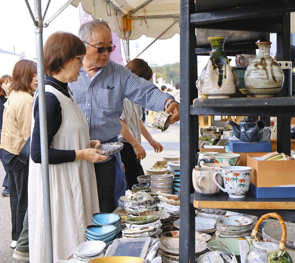 掘り出し物、見つかるかも 多治見市で「たじみ陶器まつり」13日まで