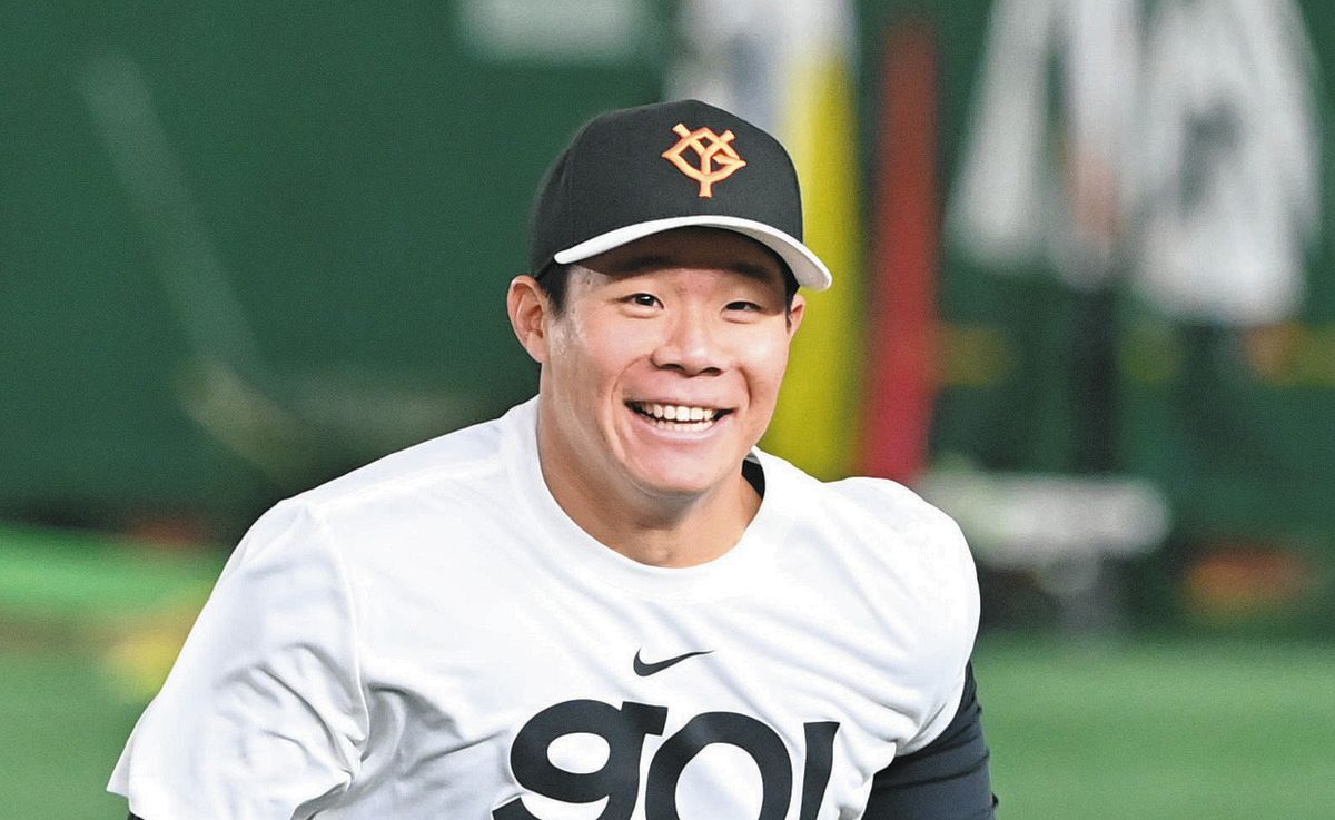 新品黒ユニフォーム 佐々木俊輔 巨人・佐々木俊輔、同点呼ぶプロ初二塁打で雄たけび「行けるわと思って