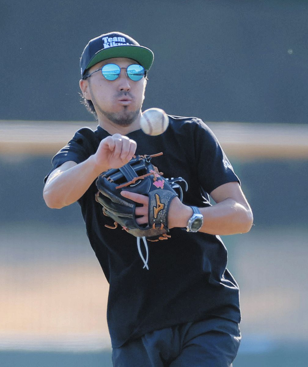 広島・菊池涼介、3年ぶりのGG賞奪回へ「まずは143（試合）出る」 体