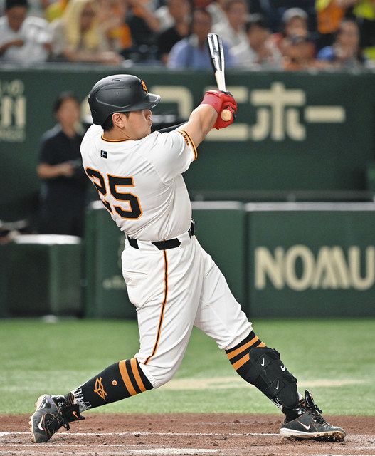 巨人】岡本和真が1点差となる19号ソロ 広島との首位攻防戦第1ラウンド