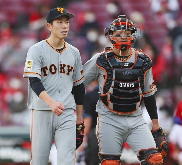 巨人 戸郷がプロ初完封まであとアウト１つでスルリ ９回２死から菊池涼に同点２ラン被弾 新人王も絶望的に 中日スポーツ 東京中日スポーツ