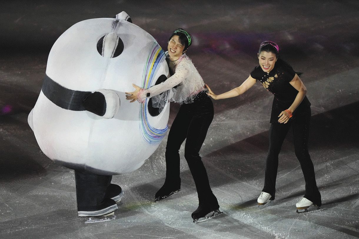 写真ギャラリー 笑顔 笑顔 羽生結弦がエキシビションで大活躍 中日スポーツ 東京中日スポーツ