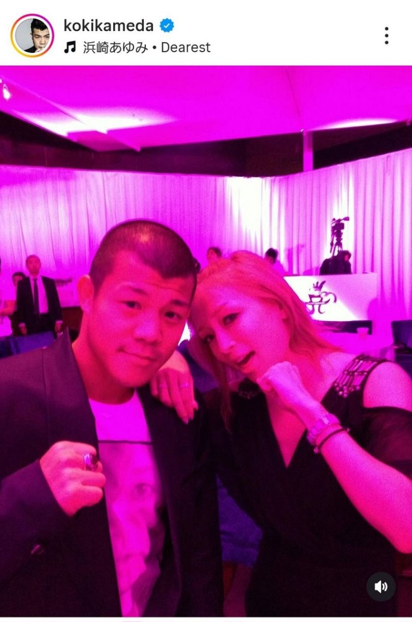 ◇亀田興毅さんと浜崎あゆみの2ショット【写真】：中日スポーツ・東京