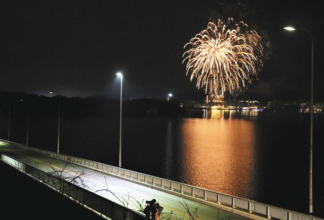 能登島大橋40年 花火で祝う 北陸中日新聞web