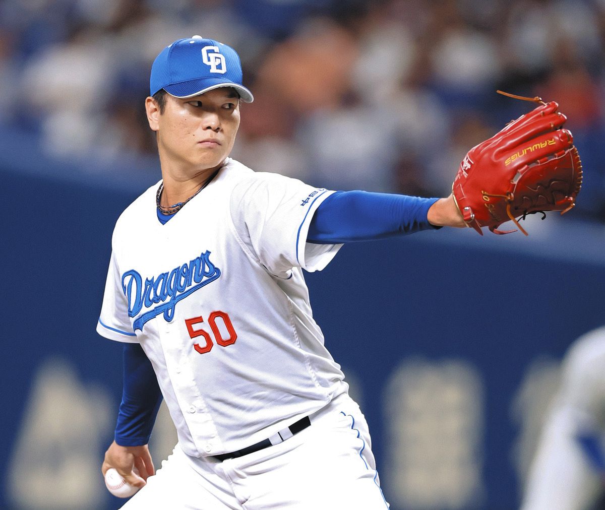 肌触りがいい ドラゴンズクラウン賞】中日・清水達也が優秀選手選出 「勝利に 応援グッズ