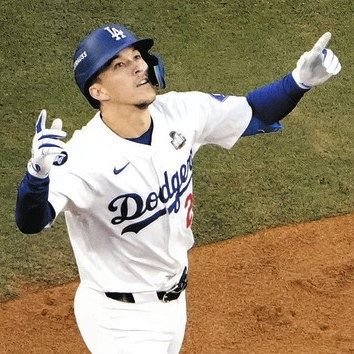 大谷翔平のドジャース、エドマンと5年111億円で契約延長 勝負強い打撃