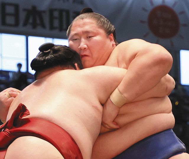 白鵬と照ノ富士 全勝守る 大相撲名古屋場所１１日目 中日新聞web