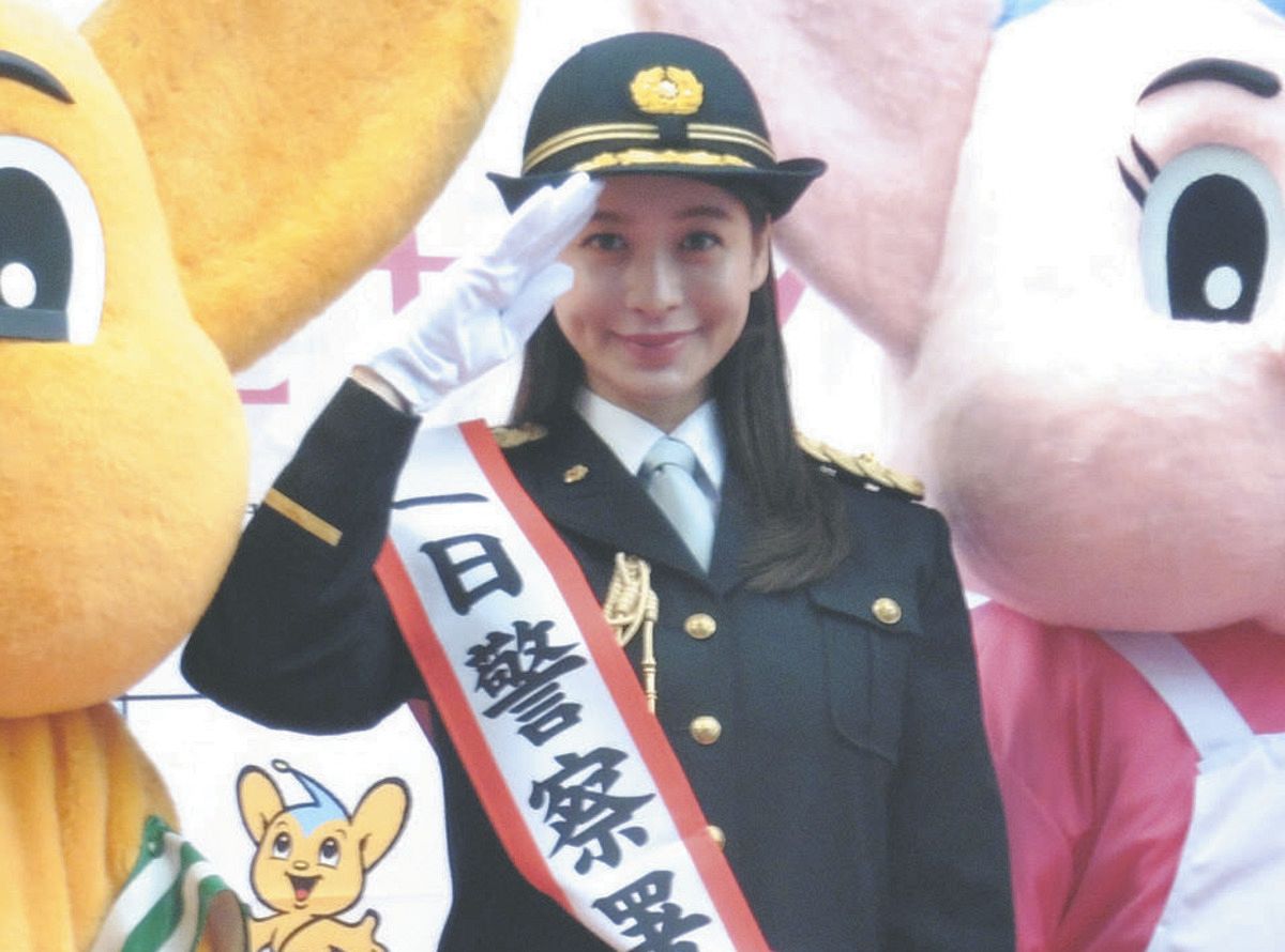 野崎萌香が”地元凱旋”「制服姿になって身が引き締まる思いです」 麻布